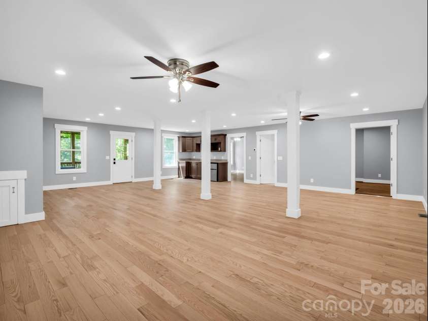38 Scenic View Drive, Hendersonville, NC 28792.  MLS# CAR4357881, YatesRealty ID 10755. Large Open Living Space