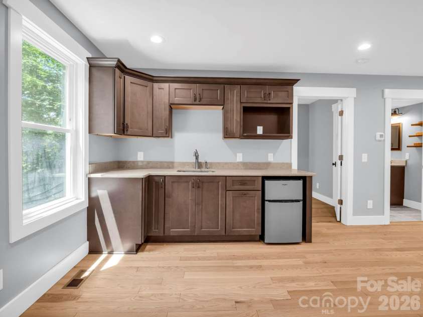 38 Scenic View Drive, Hendersonville, NC 28792.  MLS# CAR4357881, YatesRealty ID 10755. Lower Level Kichenette