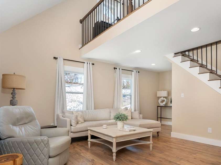 15 Eaglebear Drive, Asheville, NC 28806.  MLS# CAR4321295, YatesRealty ID 10756. 