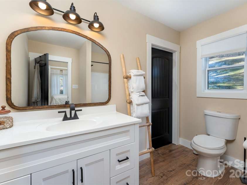 15 Eaglebear Drive, Asheville, NC 28806.  MLS# CAR4321295, YatesRealty ID 10756. 