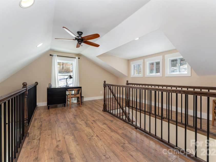 15 Eaglebear Drive, Asheville, NC 28806.  MLS# CAR4321295, YatesRealty ID 10756. 