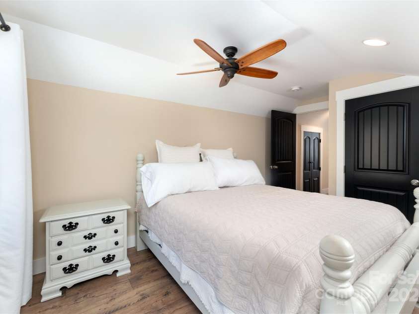 15 Eaglebear Drive, Asheville, NC 28806.  MLS# CAR4321295, YatesRealty ID 10756. 