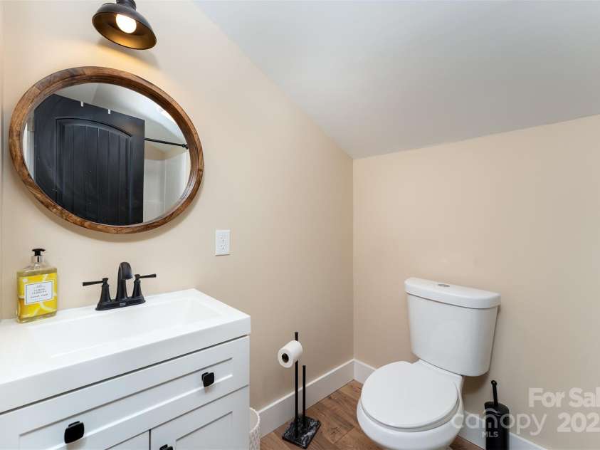 15 Eaglebear Drive, Asheville, NC 28806.  MLS# CAR4321295, YatesRealty ID 10756. 