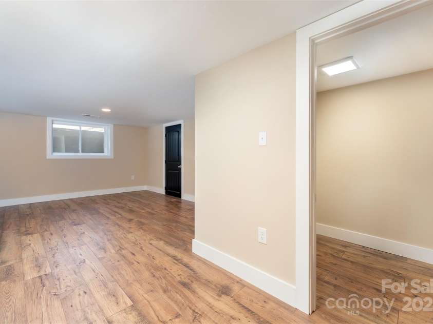 15 Eaglebear Drive, Asheville, NC 28806.  MLS# CAR4321295, YatesRealty ID 10756. 