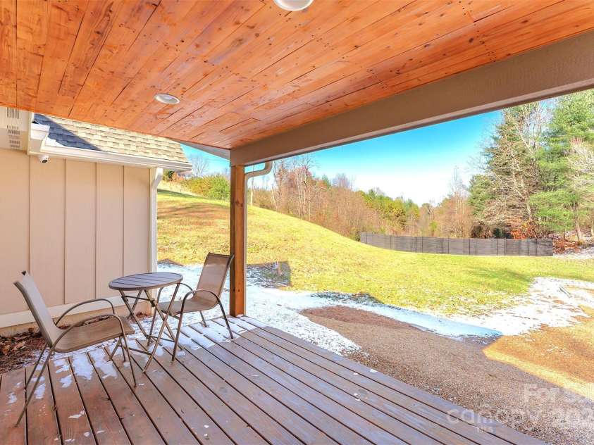 15 Eaglebear Drive, Asheville, NC 28806.  MLS# CAR4321295, YatesRealty ID 10756. 