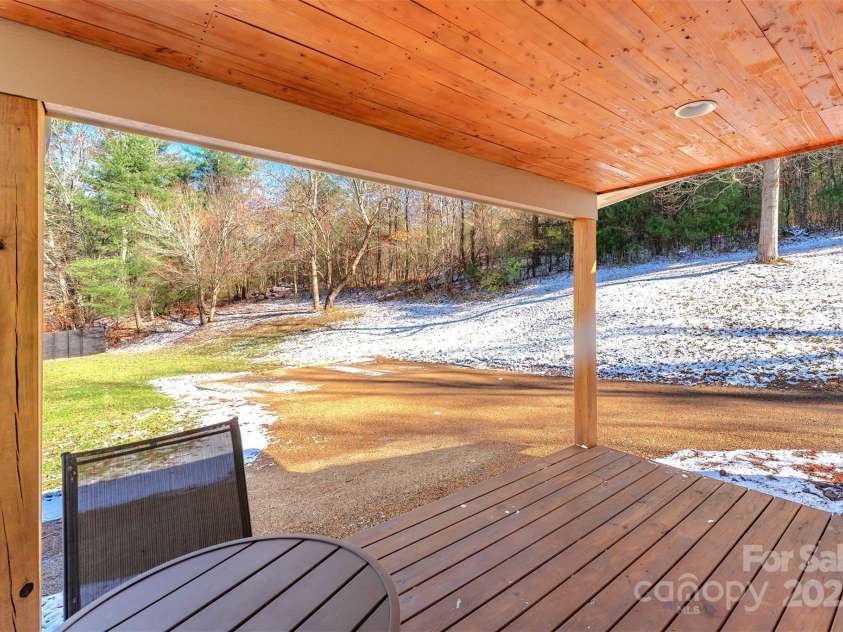 15 Eaglebear Drive, Asheville, NC 28806.  MLS# CAR4321295, YatesRealty ID 10756. 