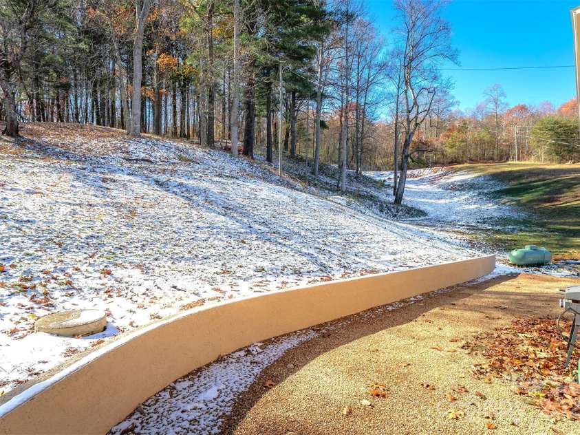 15 Eaglebear Drive, Asheville, NC 28806.  MLS# CAR4321295, YatesRealty ID 10756. 