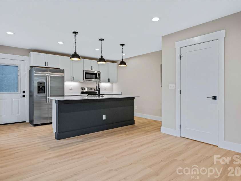 112 Baldwin Road, Arden, NC 28704.  MLS# CAR4333650, YatesRealty ID 10757. 