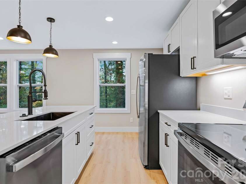 112 Baldwin Road, Arden, NC 28704.  MLS# CAR4333650, YatesRealty ID 10757. 