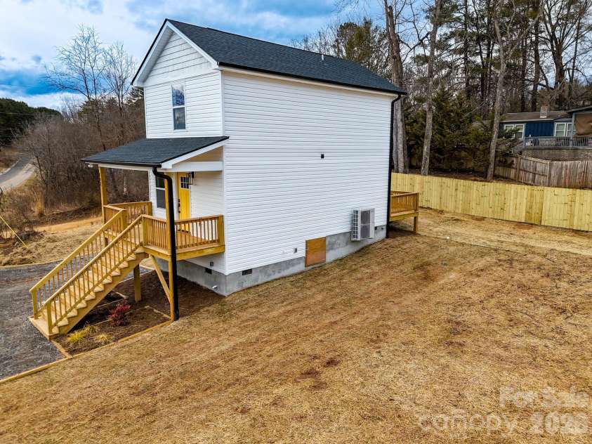 112 Baldwin Road, Arden, NC 28704.  MLS# CAR4333650, YatesRealty ID 10757. 
