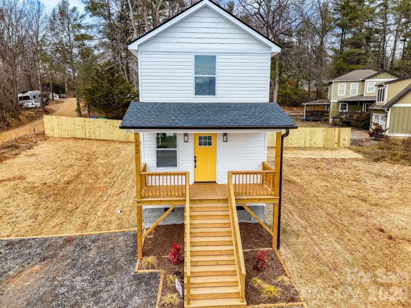 112 Baldwin Road, Arden, NC 28704.  MLS# CAR4333650, YatesRealty ID 10757. 