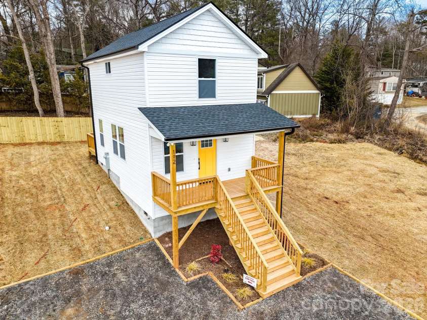 112 Baldwin Road, Arden, NC 28704.  MLS# CAR4333650, YatesRealty ID 10757. 