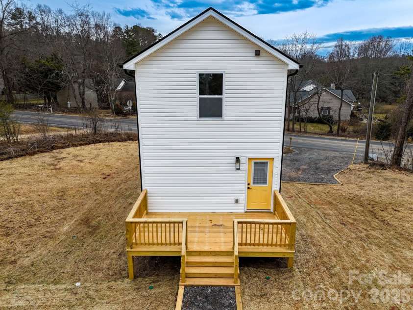 112 Baldwin Road, Arden, NC 28704.  MLS# CAR4333650, YatesRealty ID 10757. 