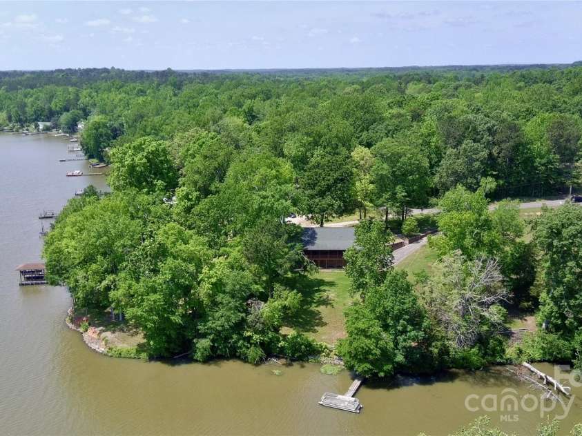 993 Jackson Road, Fort Lawn, SC 29714.  MLS# CAR4279269, YatesRealty ID 10757. 