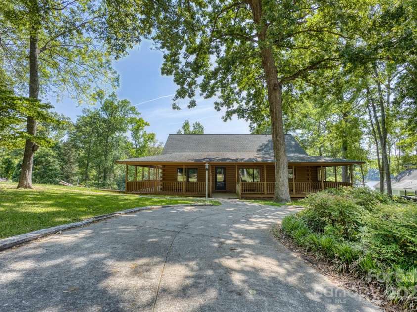993 Jackson Road, Fort Lawn, SC 29714.  MLS# CAR4279269, YatesRealty ID 10757. 