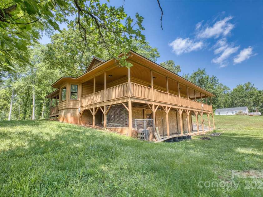 993 Jackson Road, Fort Lawn, SC 29714.  MLS# CAR4279269, YatesRealty ID 10757. 