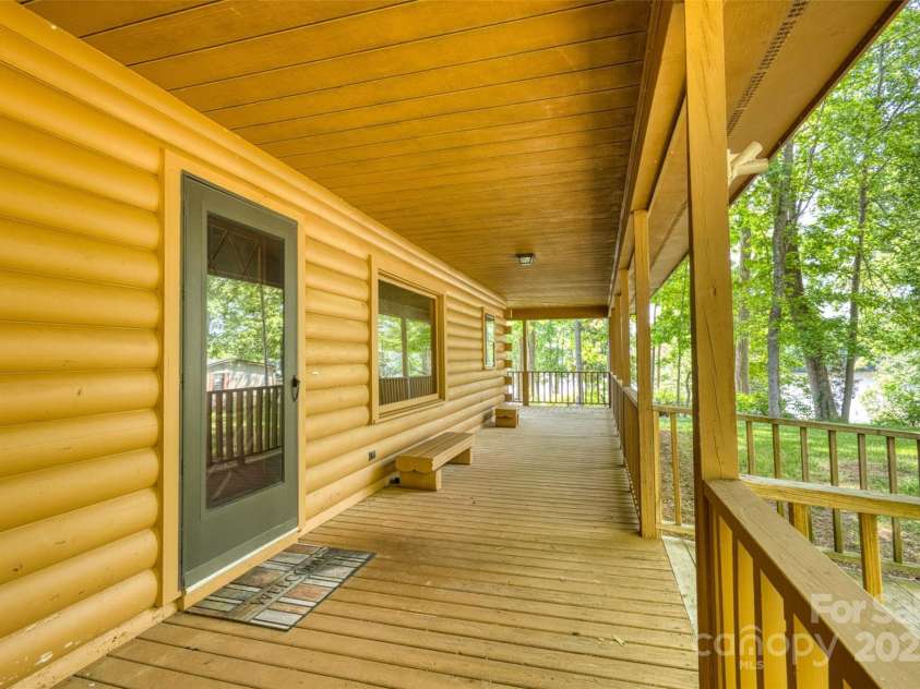 993 Jackson Road, Fort Lawn, SC 29714.  MLS# CAR4279269, YatesRealty ID 10757. 