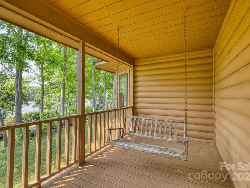 993 Jackson Road, Fort Lawn, SC 29714.  MLS# CAR4279269, YatesRealty ID 10757. 