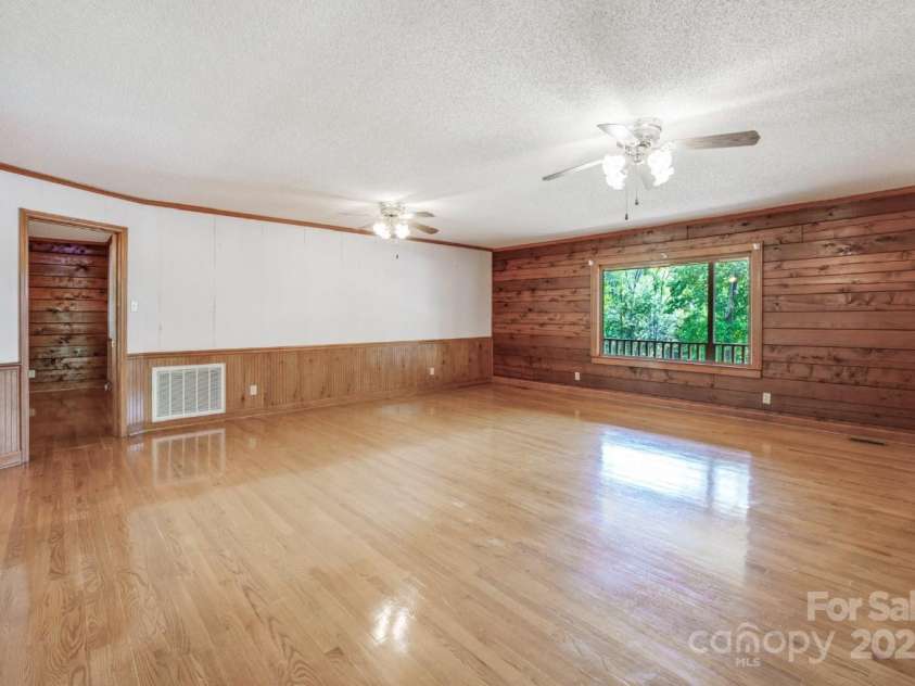 993 Jackson Road, Fort Lawn, SC 29714.  MLS# CAR4279269, YatesRealty ID 10757. 