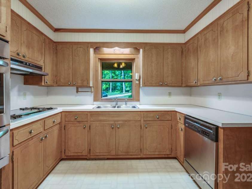 993 Jackson Road, Fort Lawn, SC 29714.  MLS# CAR4279269, YatesRealty ID 10757. 