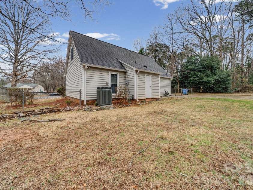 10316 Stornoway Court, Mint Hill, NC 28227.  MLS# CAR4350526, YatesRealty ID 10758. 