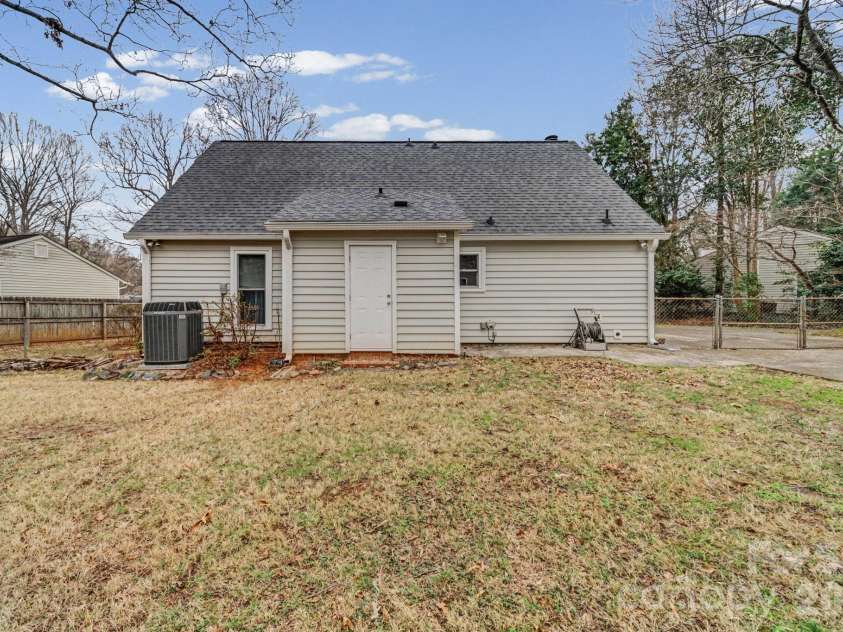 10316 Stornoway Court, Mint Hill, NC 28227.  MLS# CAR4350526, YatesRealty ID 10758. 