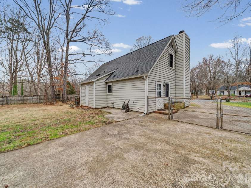 10316 Stornoway Court, Mint Hill, NC 28227.  MLS# CAR4350526, YatesRealty ID 10758. 