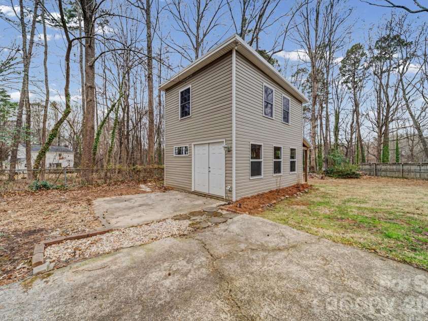 10316 Stornoway Court, Mint Hill, NC 28227.  MLS# CAR4350526, YatesRealty ID 10758. Detached Building