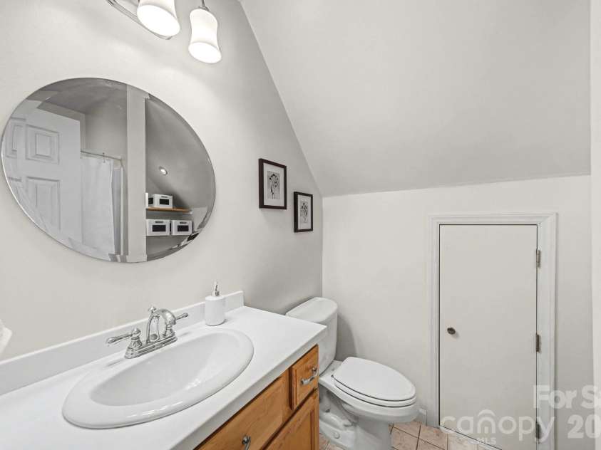10316 Stornoway Court, Mint Hill, NC 28227.  MLS# CAR4350526, YatesRealty ID 10758. Primary Bath