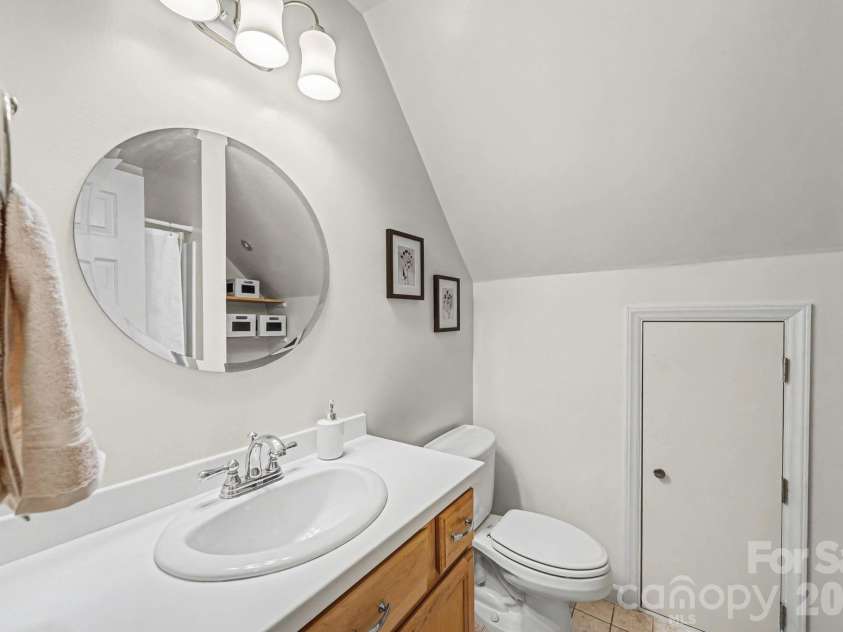 10316 Stornoway Court, Mint Hill, NC 28227.  MLS# CAR4350526, YatesRealty ID 10758. Primary Bath