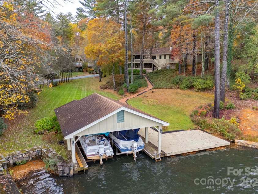 572 East Shore Drive, Lake Toxaway, NC 28747.  MLS# CAR4320396, YatesRealty ID 1076. 
