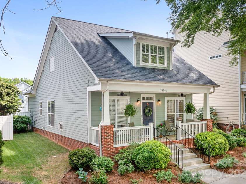 14541 Holly Springs Drive, Huntersville, NC 28078.  MLS# CAR4247448, YatesRealty ID 10760. 