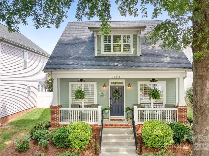 14541 Holly Springs Drive, Huntersville, NC 28078.  MLS# CAR4247448, YatesRealty ID 10760. Welcome home to your charming retreat!