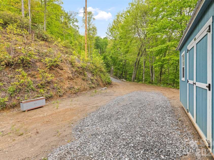 328 Mountain Lion Trail, Maggie Valley, NC 28751.  MLS# CAR4353533, YatesRealty ID 10760. Easy access