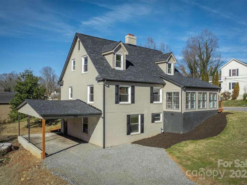 600 Collett Street, Morganton, NC 28655.  MLS# CAR4215752, YatesRealty ID 10761. 