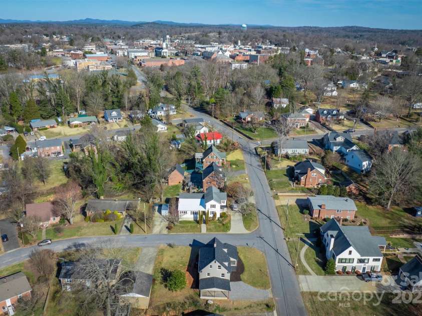 600 Collett Street, Morganton, NC 28655.  MLS# CAR4215752, YatesRealty ID 10761. 