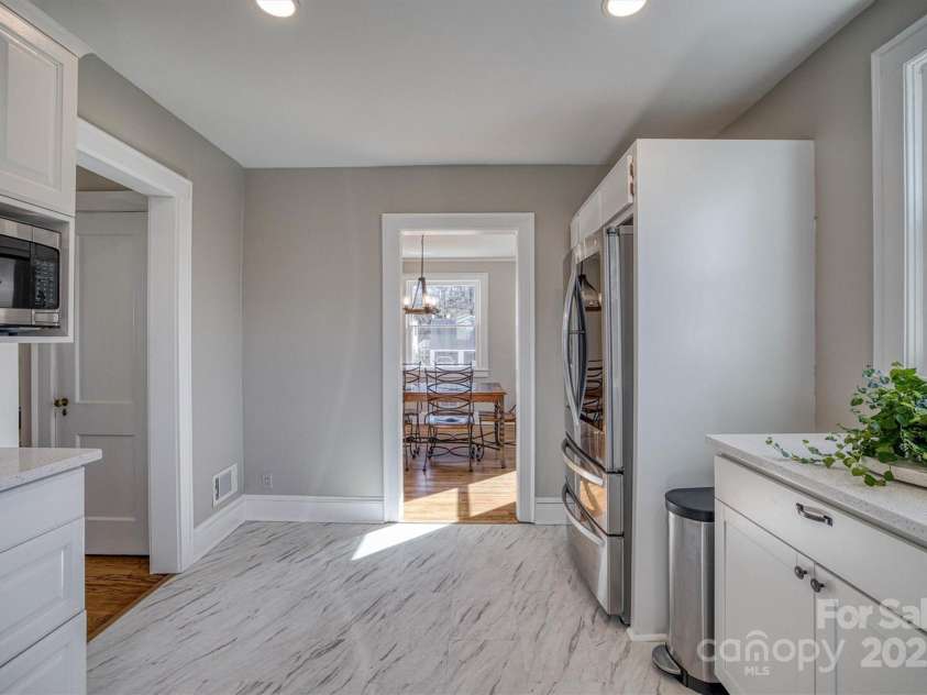 600 Collett Street, Morganton, NC 28655.  MLS# CAR4215752, YatesRealty ID 10761. 