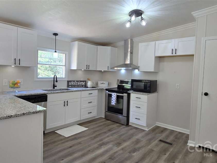 668 Osteen Road, York, SC 29745.  MLS# CAR4282372, YatesRealty ID 10762. 