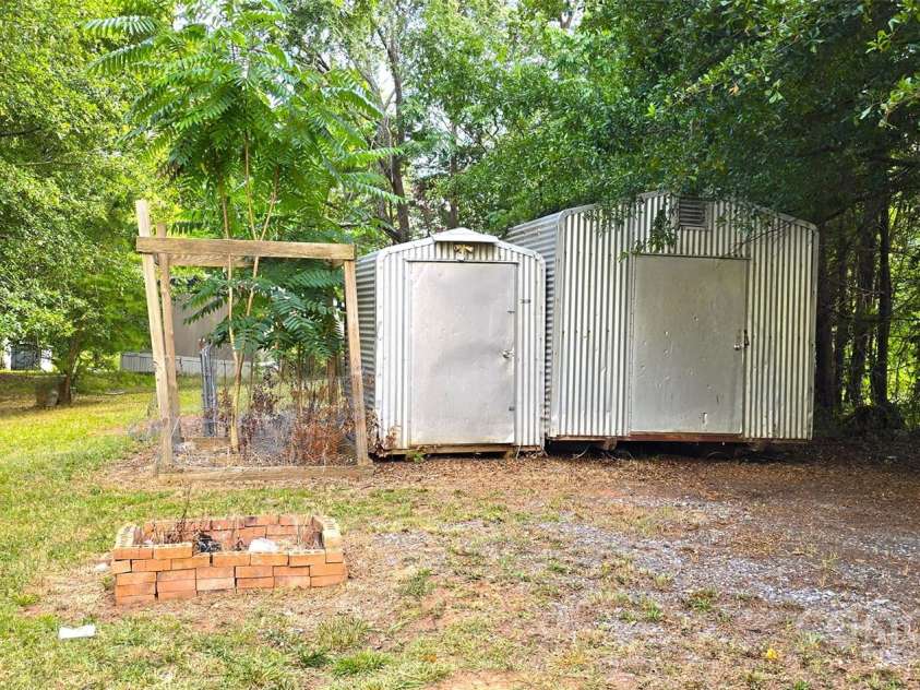 668 Osteen Road, York, SC 29745.  MLS# CAR4282372, YatesRealty ID 10762. 