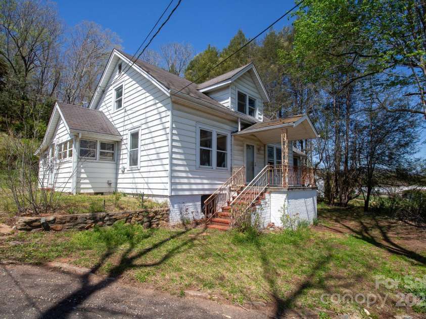 16 Terry Lane, Marion, NC 28752.  MLS# CAR4234198, YatesRealty ID 10765. 