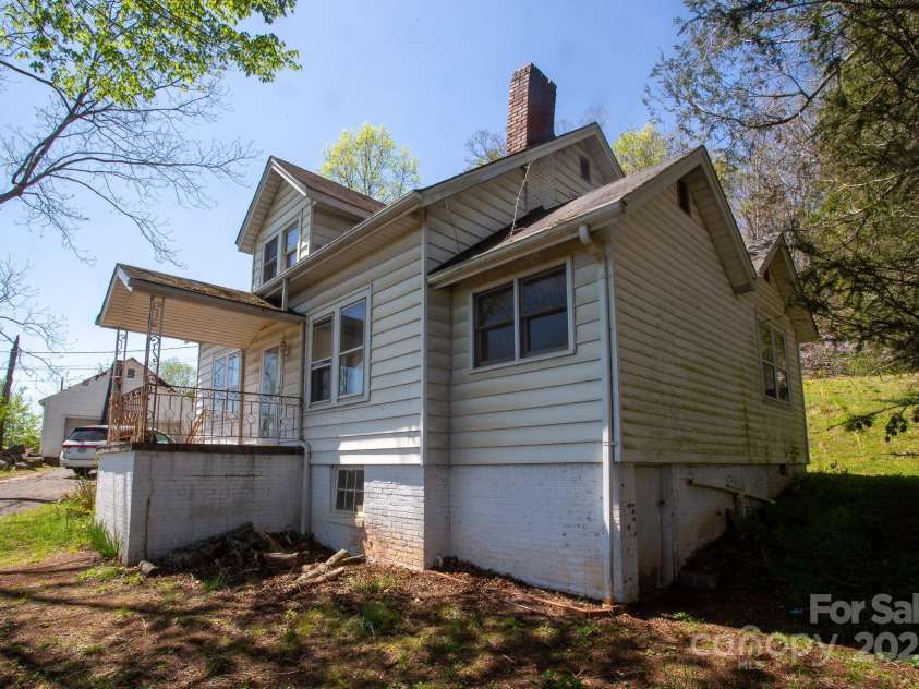 16 Terry Lane, Marion, NC 28752.  MLS# CAR4234198, YatesRealty ID 10765. 