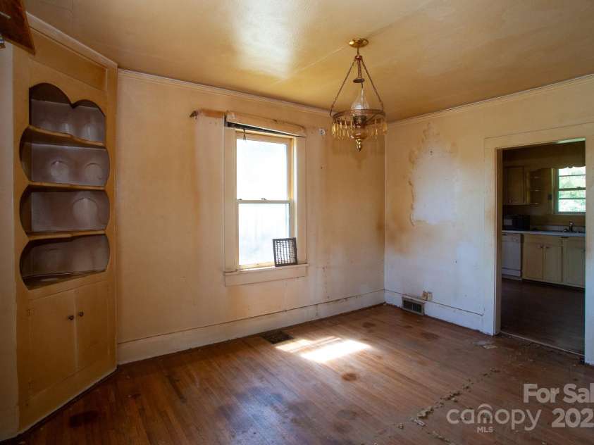 16 Terry Lane, Marion, NC 28752.  MLS# CAR4234198, YatesRealty ID 10765. 