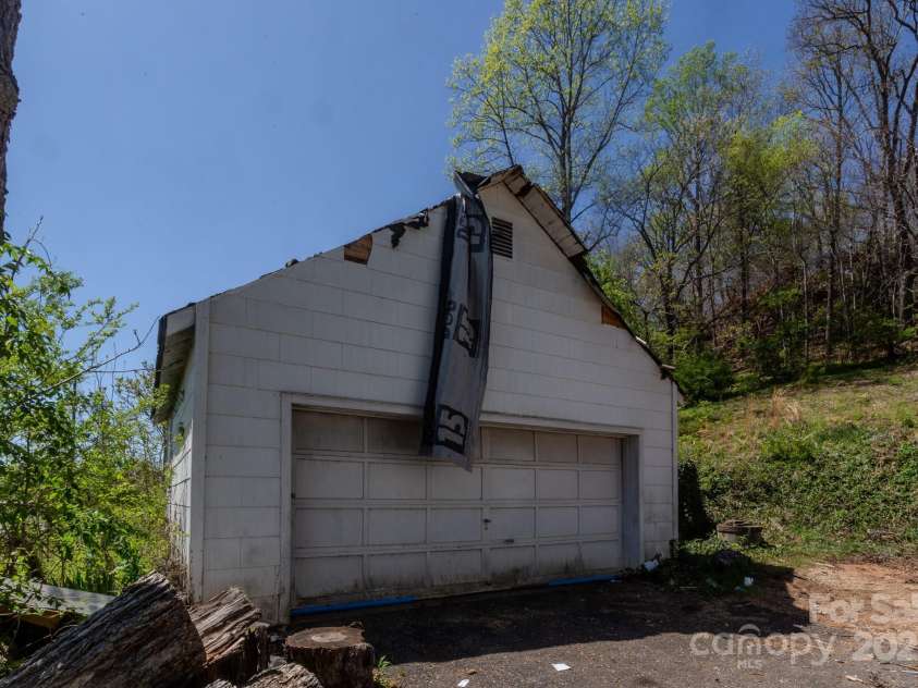 16 Terry Lane, Marion, NC 28752.  MLS# CAR4234198, YatesRealty ID 10765. 