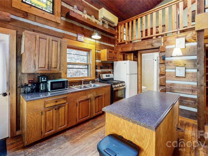 1080 Wolf Branch Road, Marshall, NC 28753.  MLS# CAR4233203, YatesRealty ID 10767. 