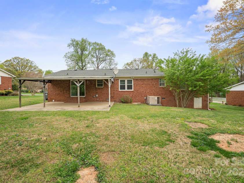 303 Windy Rush Road, Kannapolis, NC 28081.  MLS# CAR4242125, YatesRealty ID 10768. Back of property