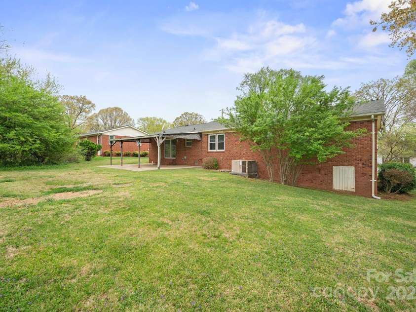 303 Windy Rush Road, Kannapolis, NC 28081.  MLS# CAR4242125, YatesRealty ID 10768. Backyard