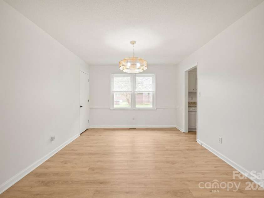 303 Windy Rush Road, Kannapolis, NC 28081.  MLS# CAR4242125, YatesRealty ID 10768. Dining room