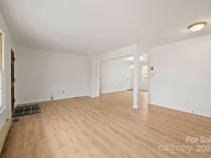 303 Windy Rush Road, Kannapolis, NC 28081.  MLS# CAR4242125, YatesRealty ID 10768. Living room