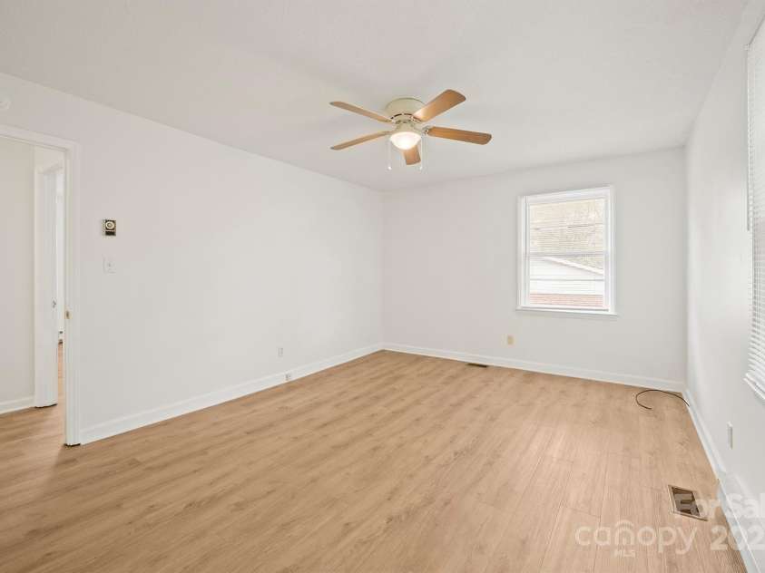303 Windy Rush Road, Kannapolis, NC 28081.  MLS# CAR4242125, YatesRealty ID 10768. Primary bedroom