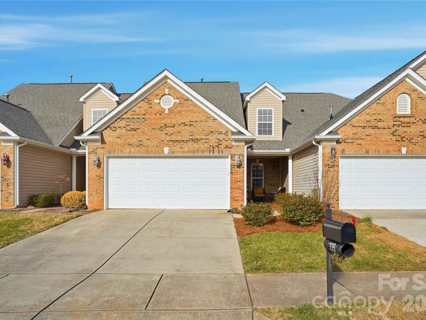 335 Garnet Court, Fort Mill, SC 29708.  MLS# CAR4334059, YatesRealty ID 10769. 